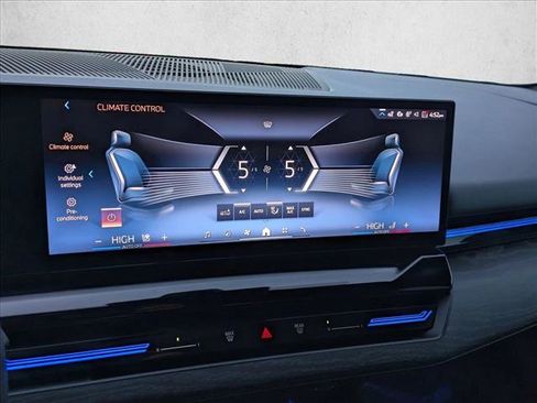 Certified 2024 BMW 530i w/ Convenience Package image 13