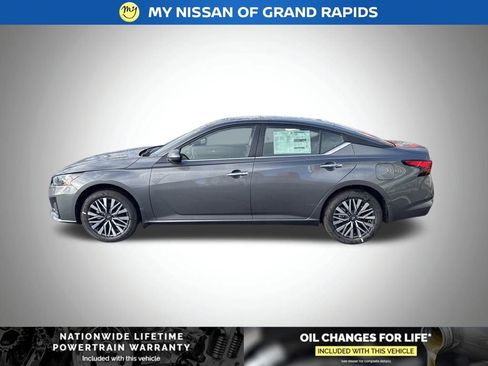 New 2025 Nissan Altima 2.5 SV w/ SV Premium Package image 7