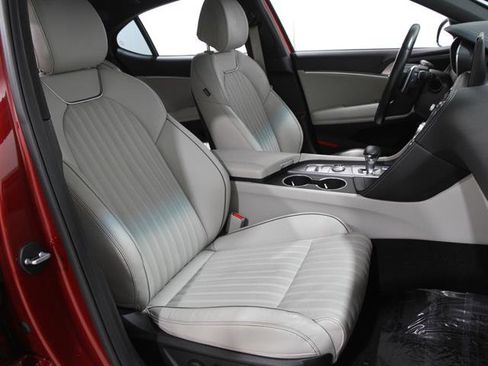 Certified 2022 Genesis G70 2.0T w/ Prestige Package image 16