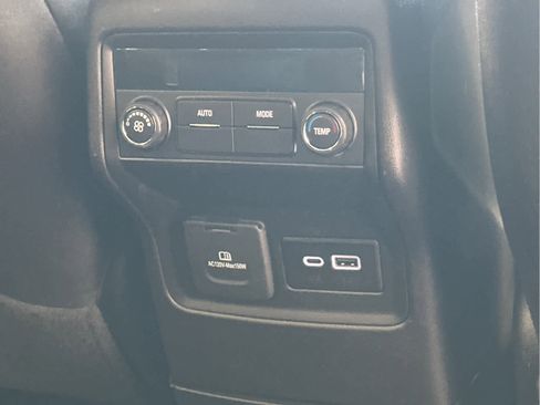 Used 2023 GMC Acadia SLE w/ Driver Convenience Package image 29