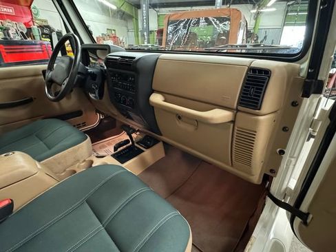 Used 1999 Jeep Wrangler Sahara AWD/4WD image 9