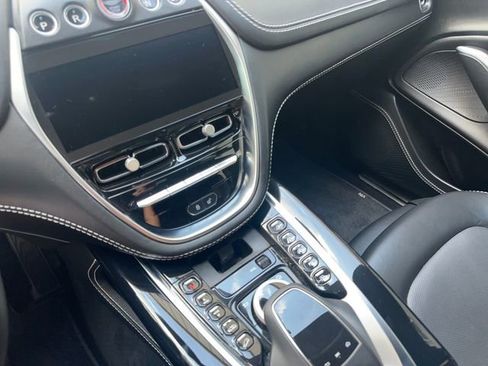 Used 2021 Aston Martin DBX AWD/4WD image 28