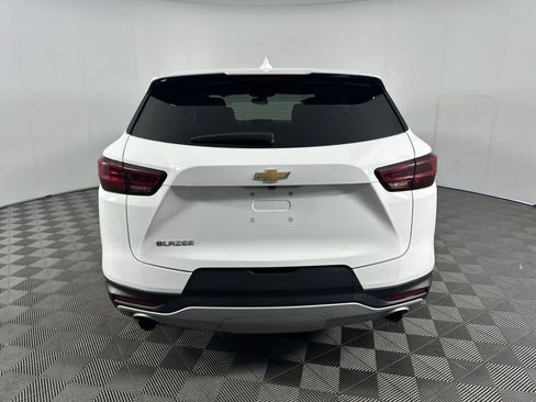 Used 2025 Chevrolet Blazer LT FWD image 7