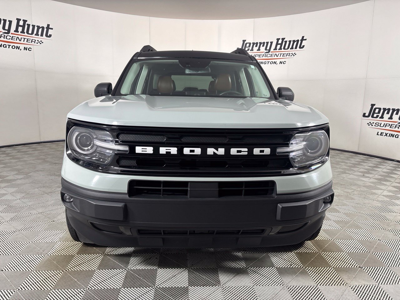 Used 2022 Ford Bronco Sport Outer Banks w/ Tech Package AWD/4WD image 2
