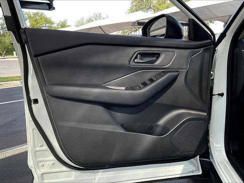 New 2026 Nissan Rogue S image 10