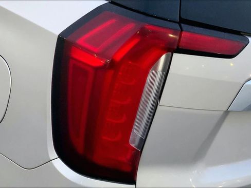 Used 2023 GMC Yukon SLT image 26