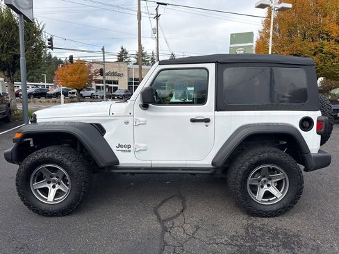 Used 2019 Jeep Wrangler Sport image 4