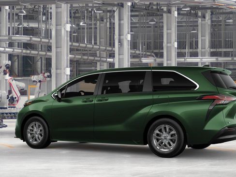 New 2026 Toyota Sienna LE FWD image 7