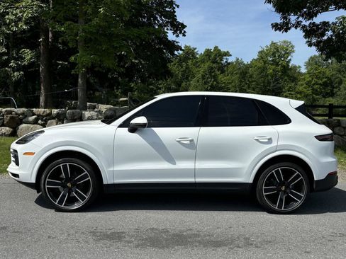 Used 2019 Porsche Cayenne w/ Premium Plus Package AWD/4WD image 12