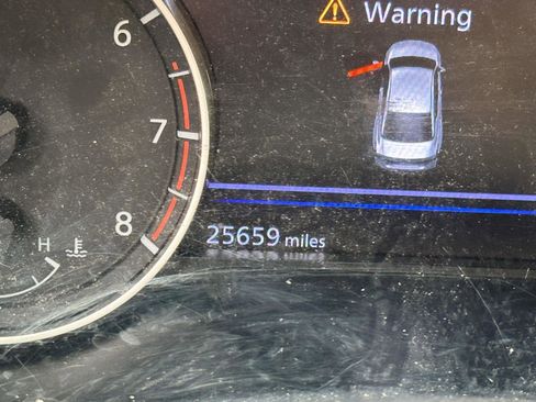 Used 2022 Nissan Altima 2.5 SL FWD image 13