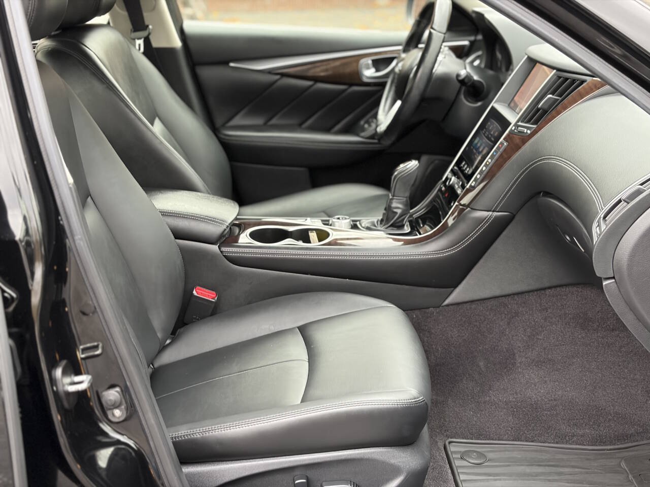 Used 2018 INFINITI Q50 Luxe w/ Essential Package (3.0T Luxe) AWD/4WD image 12