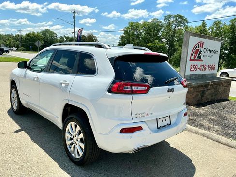 Used 2016 Jeep Cherokee Overland AWD/4WD image 7