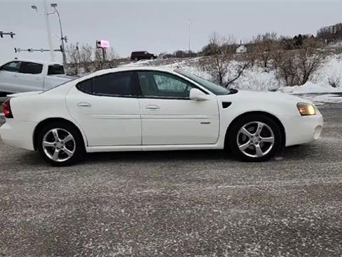 Used 2008 Pontiac Grand Prix GXP image 9