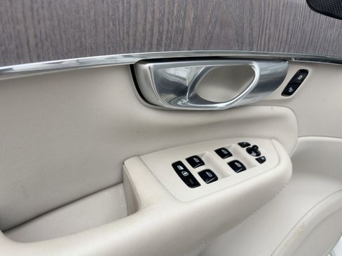 Certified 2023 Volvo XC90 B6 Ultimate w/ Protection Package Premier image 12