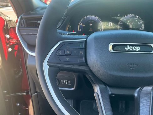 New 2026 Jeep Grand Cherokee Altitude AWD/4WD image 28