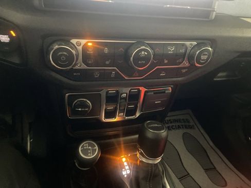 New 2025 Jeep Gladiator Sport image 26