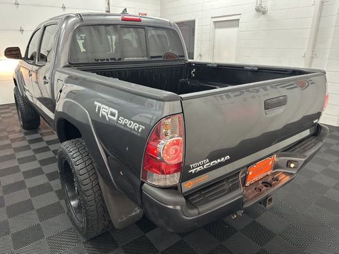 Used 2015 Toyota Tacoma 4x4 Double Cab w/ TRD Sport Package image 7