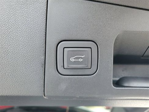 Used 2025 Cadillac XT5 Premium Luxury image 35