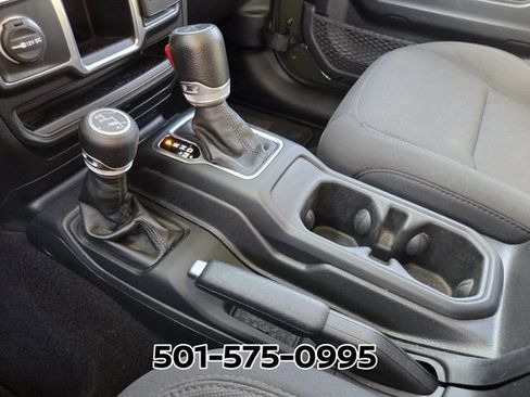 Used 2023 Jeep Gladiator Sport AWD/4WD image 30