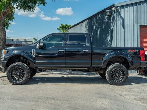 Used 2020 Ford F250 Platinum AWD/4WD image 3
