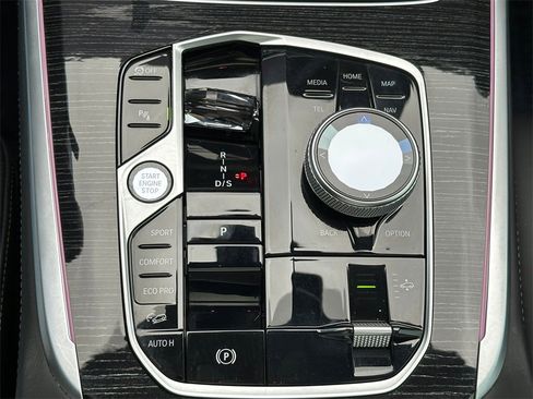 Used 2025 BMW X7 xDrive40i w/ Executive Package image 28