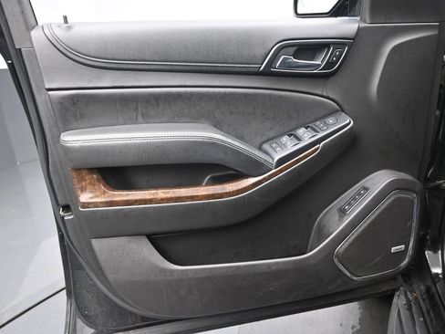 Used 2018 Chevrolet Suburban LT AWD/4WD image 23