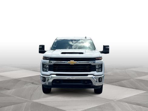 Used 2025 Chevrolet Silverado 2500 LT w/ Convenience Package AWD/4WD image 3