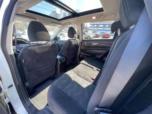 Used 2016 Nissan Rogue SV w/ SV Premium Package AWD/4WD image 26