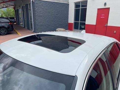 Used 2022 Honda Civic Touring image 23