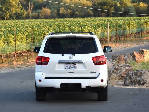 Used 2013 Toyota Sequoia Platinum AWD/4WD image 15