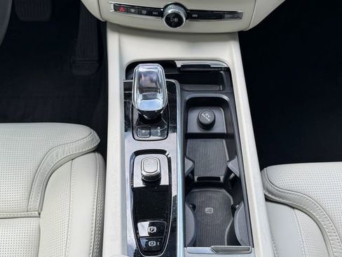 Certified 2024 Volvo XC60 B5 Ultimate AWD/4WD image 20