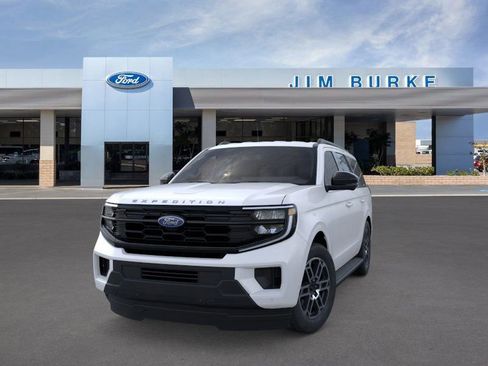 New 2026 Ford Expedition Active image 2