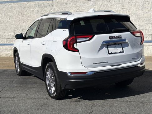 Used 2023 GMC Terrain SLT image 5