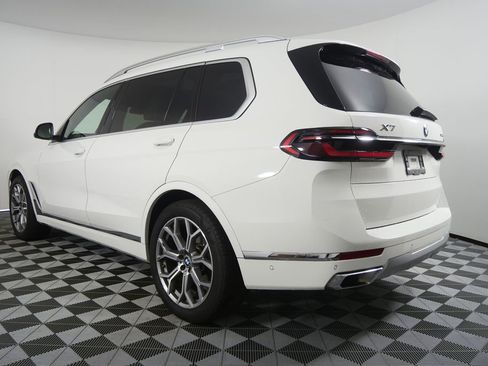 Certified 2025 BMW X7 xDrive40i w/ Premium Package AWD/4WD image 5