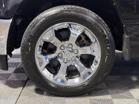 Used 2022 RAM 1500 Big Horn AWD/4WD image 16
