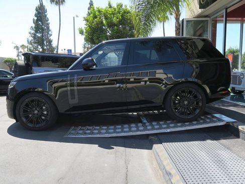 Used 2025 Land Rover Range Rover SE AWD/4WD image 44