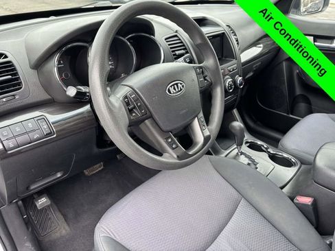 Used 2013 Kia Sorento LX image 7