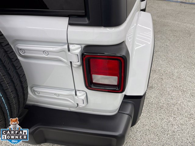 Used 2024 Jeep Wrangler Unlimited w/ Convenience Group AWD/4WD image 14