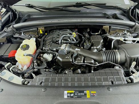 Used 2023 Jeep Grand Cherokee L Laredo RWD image 34