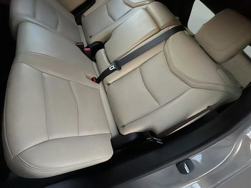 Used 2018 Cadillac XT5 Luxury w/ Driver Awareness Package image 22