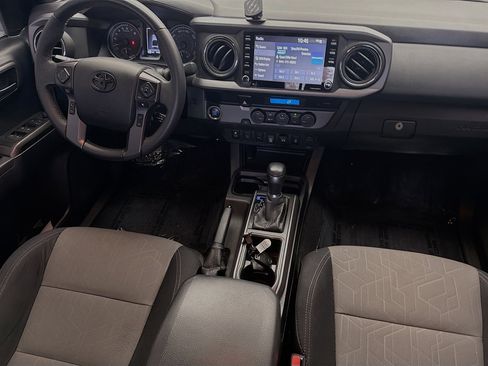 Used 2021 Toyota Tacoma TRD Sport image 12