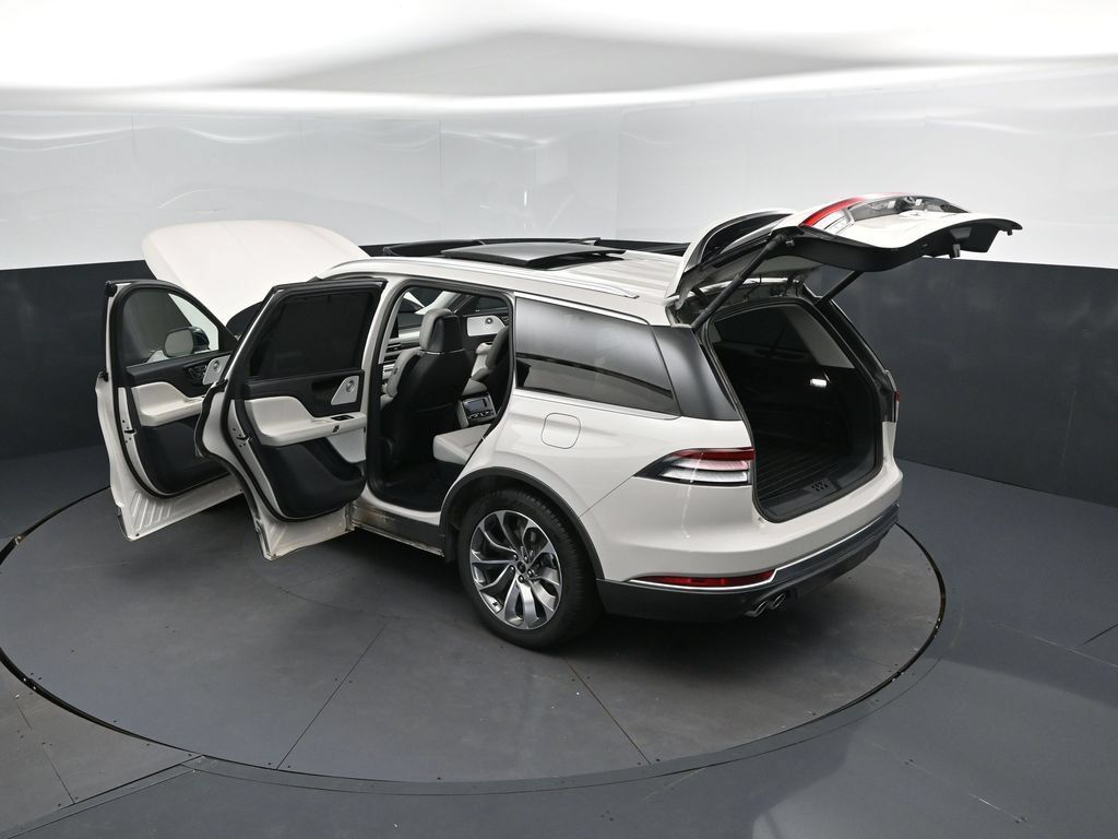 Used 2025 Lincoln Aviator Reserve w/ Luxury Package RWD image 47