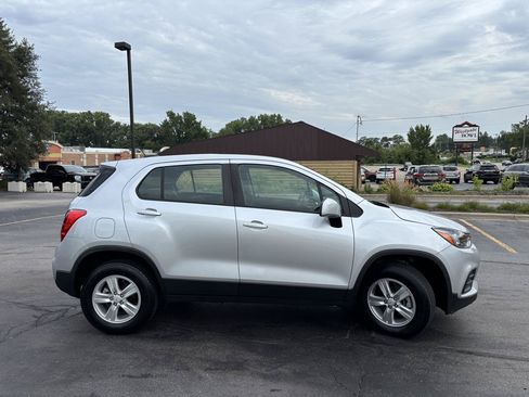 Used 2018 Chevrolet Trax LS AWD/4WD image 10