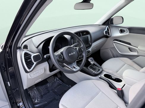 Used 2022 Kia Soul LX w/ Technology Package image 26