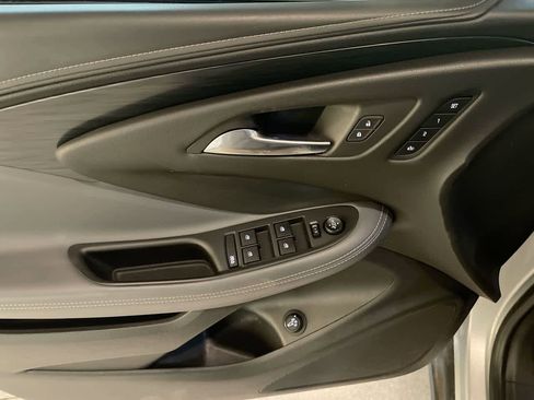 Used 2019 Buick Envision Essence image 13