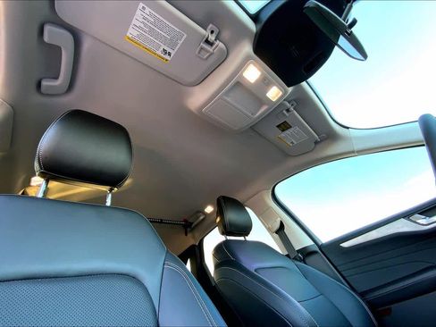 Certified 2022 Ford Escape SEL w/ Technology Package image 13