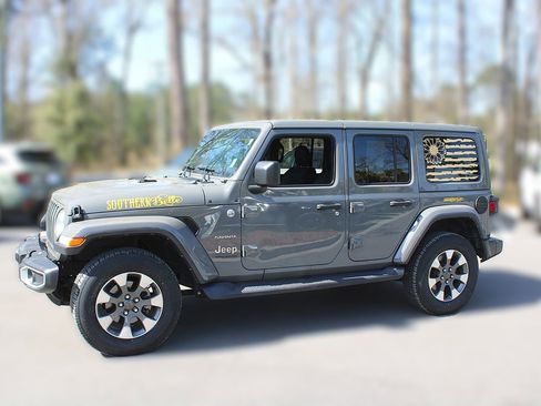 Used 2022 Jeep Wrangler Unlimited Sahara w/ Cold Weather Group image 4