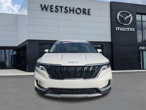 Used 2024 Kia Carnival LX image 7