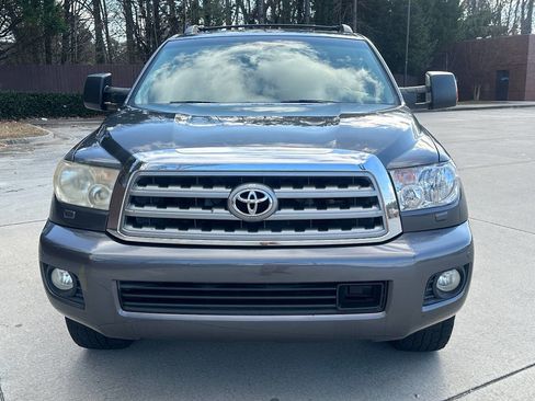 Used 2011 Toyota Sequoia Platinum image 2