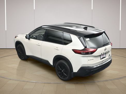 Certified 2023 Nissan Rogue SV w/ SV Premium B Package FWD image 36